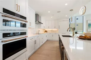 1035 Seaside Dr, Sarasota, FL 34242 - Photo 7