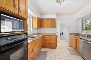 211 Louella Ln, Nokomis, FL 34275 - Photo 11