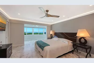 1750 Benjamin Franklin Drive #9F, Sarasota, FL 34236 - Photo 25