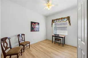 4218 64th Dr E, Sarasota, FL 34243 - Photo 5