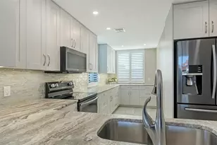 6265 Midnight Pass Rd, Sarasota, FL 34242 - Photo 13