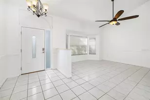 5742 Forester Oak Ct, Sarasota, FL 34243 - Photo 3