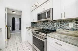 5742 Forester Oak Ct, Sarasota, FL 34243 - Photo 13