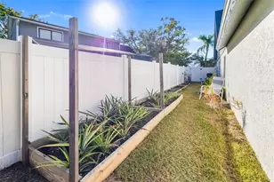 5742 Forester Oak Ct, Sarasota, FL 34243 - Photo 55