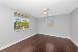 2707 Bigelow Dr, Sarasota, FL 34239 - Photo 13