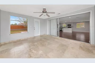 2707 Bigelow Dr, Sarasota, FL 34239 - Photo 23