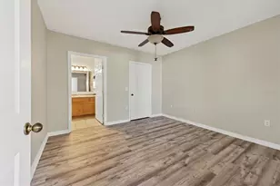 1185 Villagio Cir, Sarasota, FL 34237 - Photo 17