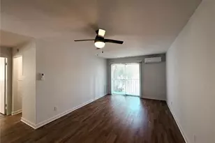 3101 Bee Ridge Rd, Sarasota, FL 34239 - Photo 5