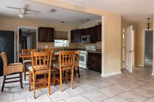 1502 13th St W, Bradenton, FL 34205 - Photo 9