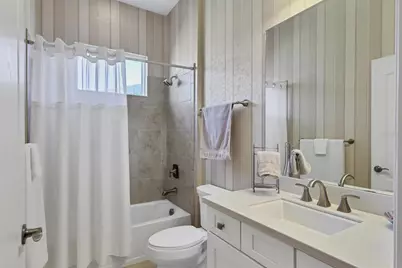 3620 Woodcliff Lake Terrace, Sarasota, FL 34243 - Photo 27