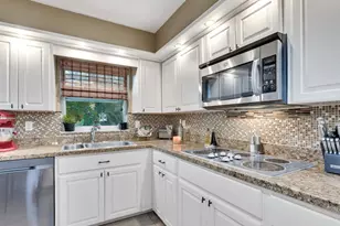 1737 Bay St, Sarasota, FL 34236 - Photo 13