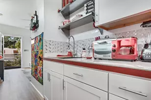 1737 Bay St, Sarasota, FL 34236 - Photo 27