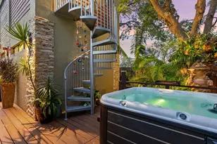 1737 Bay St, Sarasota, FL 34236 - Photo 65