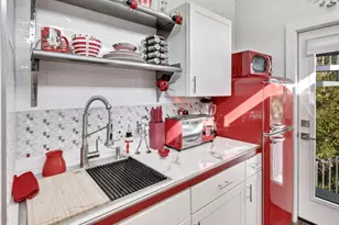 1737 Bay St, Sarasota, FL 34236 - Photo 29