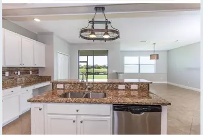 6914 Quiet Creek Drive, Bradenton, FL 34212 - Photo 9