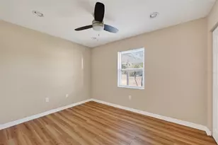 3615 Dunbar Dr, Sarasota, FL 34232 - Photo 29