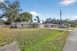3615 Dunbar Dr, Sarasota, FL 34232 - Photo 3