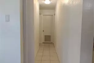 312 W Cornelius Cir, Sarasota, FL 34232 - Photo 17