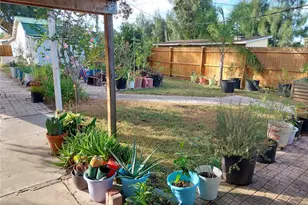 312 W Cornelius Cir, Sarasota, FL 34232 - Photo 11