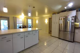 312 W Cornelius Cir, Sarasota, FL 34232 - Photo 41