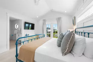 211 Grant Dr, Sarasota, FL 34236 - Photo 51