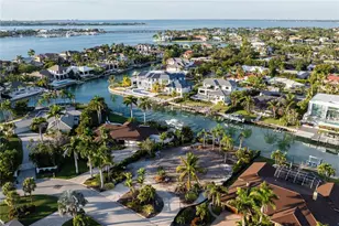 526 N Spoonbill Dr, Sarasota, FL 34236 - Photo 29