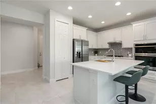 223 O'keeffe Cir, Bradenton, FL 34212 - Photo 7