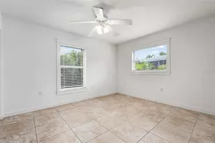 4228 Francis Bacon Ln, Sarasota, FL 34241 - Photo 21