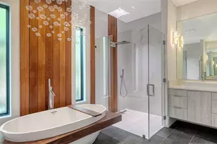 1429 N Lake Shore Dr, Sarasota, FL 34231 - Photo 19