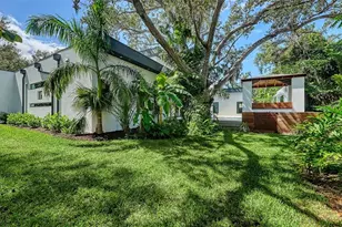 1429 N Lake Shore Dr, Sarasota, FL 34231 - Photo 7