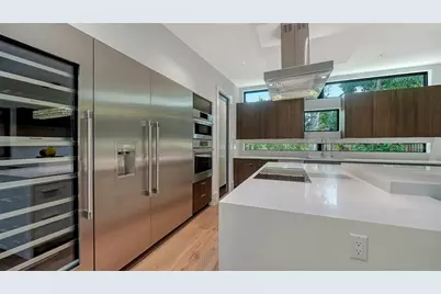 1429 N Lake Shore Drive, Sarasota, FL 34231 - Photo 13