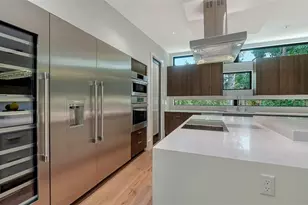 1429 N Lake Shore Dr, Sarasota, FL 34231 - Photo 13