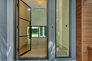 1429 N Lake Shore Dr, Sarasota, FL 34231 - Photo 9