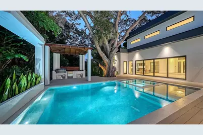 1429 N Lake Shore Drive, Sarasota, FL 34231 - Photo 5