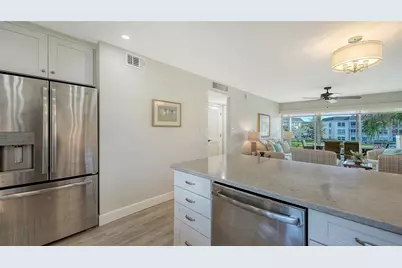 4370 Chatham Drive #204, Longboat Key, FL 34228 - Photo 7