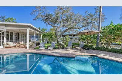 5165 Sandy Cove Avenue, Siesta Key, FL 34242 - Photo 47