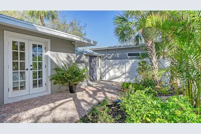 5165 Sandy Cove Avenue, Siesta Key, FL 34242 - Photo 57