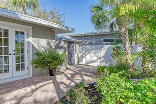 5165 Sandy Cove Ave, Siesta Key, FL 34242 - Photo 57