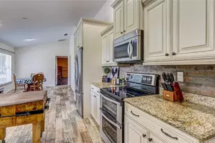 560 Oakford Rd, Sarasota, FL 34240 - Photo 21