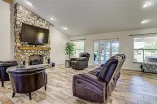 560 Oakford Rd, Sarasota, FL 34240 - Photo 13