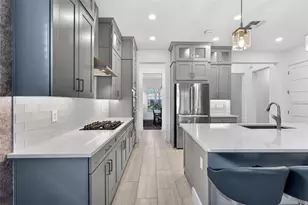 2009 6th St E, Palmetto, FL 34221 - Photo 9