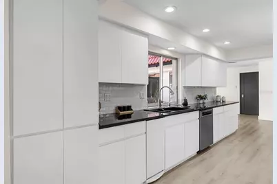 1868 Riviera Circle, Sarasota, FL 34232 - Photo 17