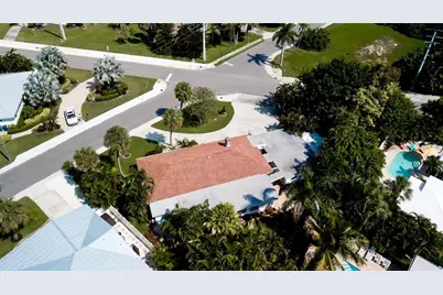 5506 Holmes Boulevard, Bradenton Beach, FL 34217 - Photo 9