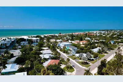 5506 Holmes Boulevard, Bradenton Beach, FL 34217 - Photo 3