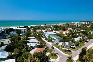 5506 Holmes Blvd, Bradenton Beach, FL 34217 - Photo 3