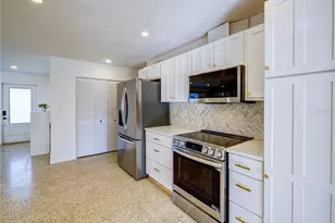 3024 Rose St, Sarasota, FL 34239 - Photo 11