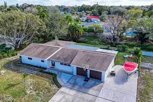 3024 Rose St, Sarasota, FL 34239 - Photo 3