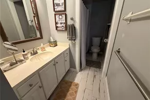 1409 56th St W, Bradenton, FL 34209 - Photo 9