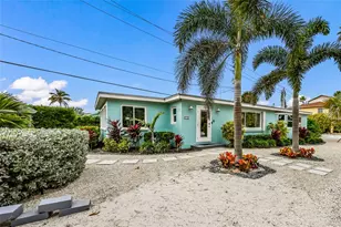 912 N Shore Dr, Anna Maria, FL 34216 - Photo 7