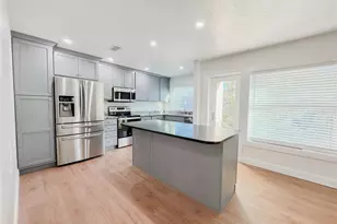 914 W Faith Cir, Bradenton, FL 34212 - Photo 5